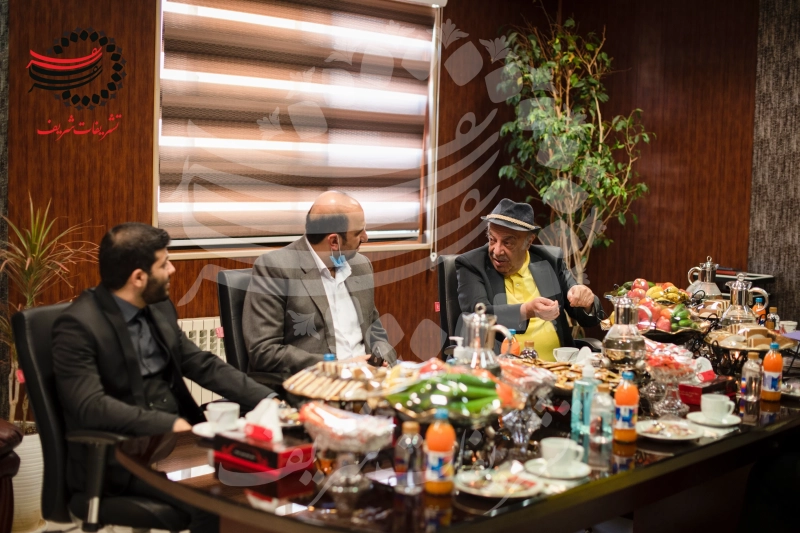 مراسم افتتاحیه کارخانه بلوط با حضور مقامات ملی و استانی