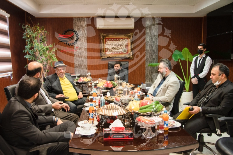 مراسم افتتاحیه کارخانه بلوط با حضور مقامات ملی و استانی